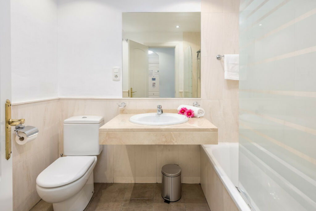Middle Floor Apartment Calahonda Málaga - image 16