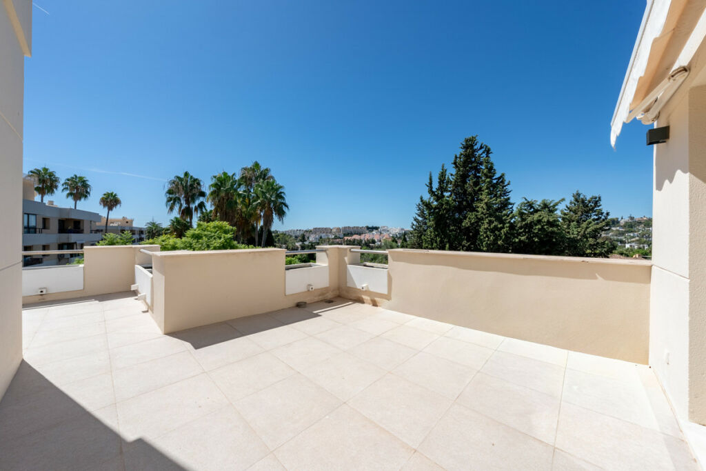 Penthouse Duplex Nueva Andalucía Málaga - image 16