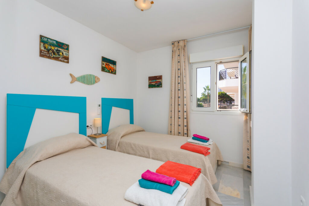 Middle Floor Apartment Calahonda Málaga - image 16