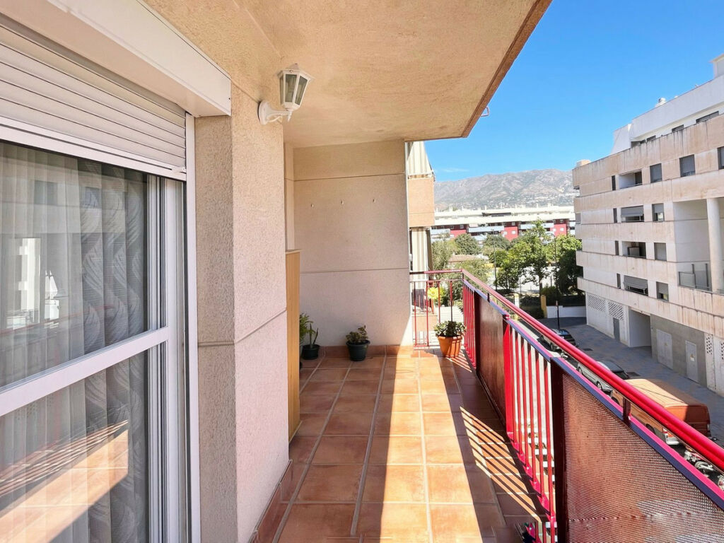 Middle Floor Apartment Las Lagunas Málaga - image 16