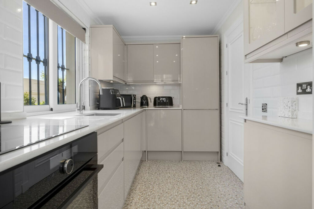 Ground Floor Apartment La Quinta Málaga - image 16