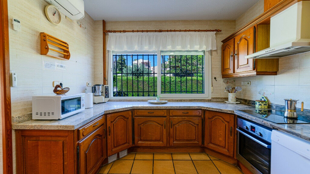 Detached Villa Campoamor Alicante - image 16