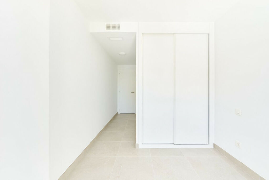 Middle Floor Apartment Estepona Málaga - image 16