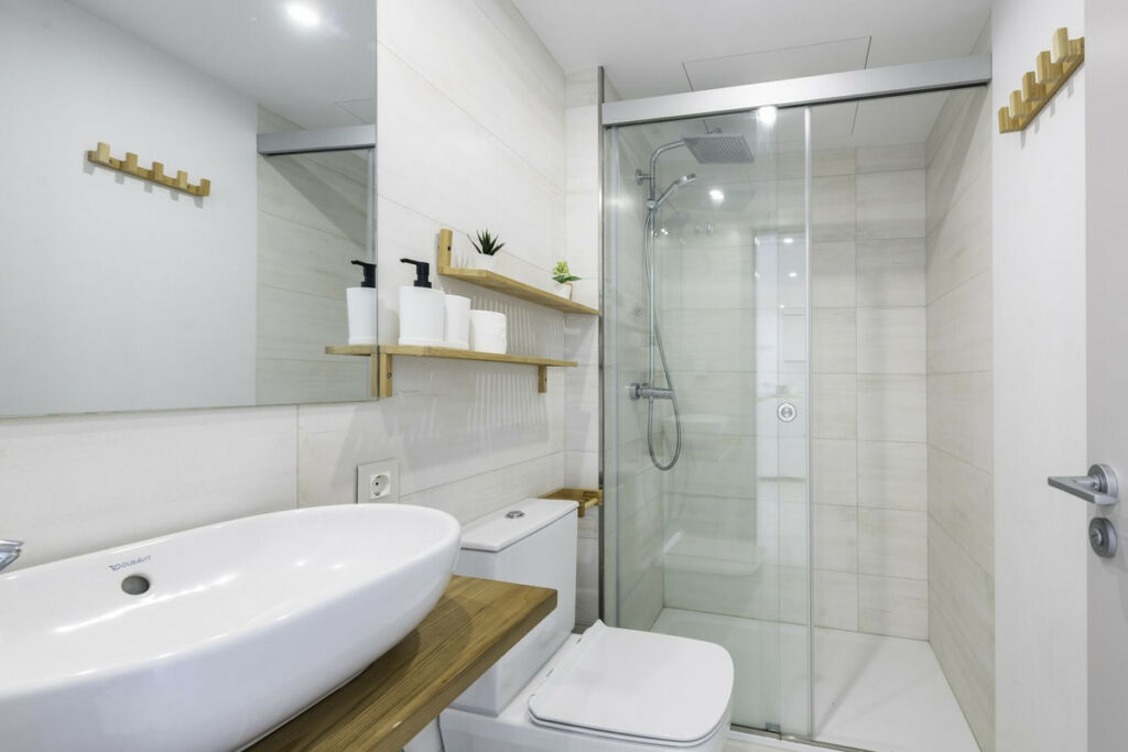 Middle Floor Apartment Higueron Málaga - image 16