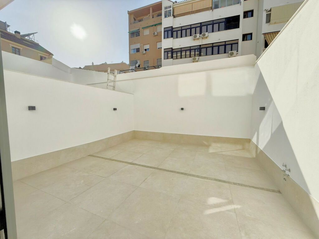 Middle Floor Apartment Fuengirola Málaga - image 16