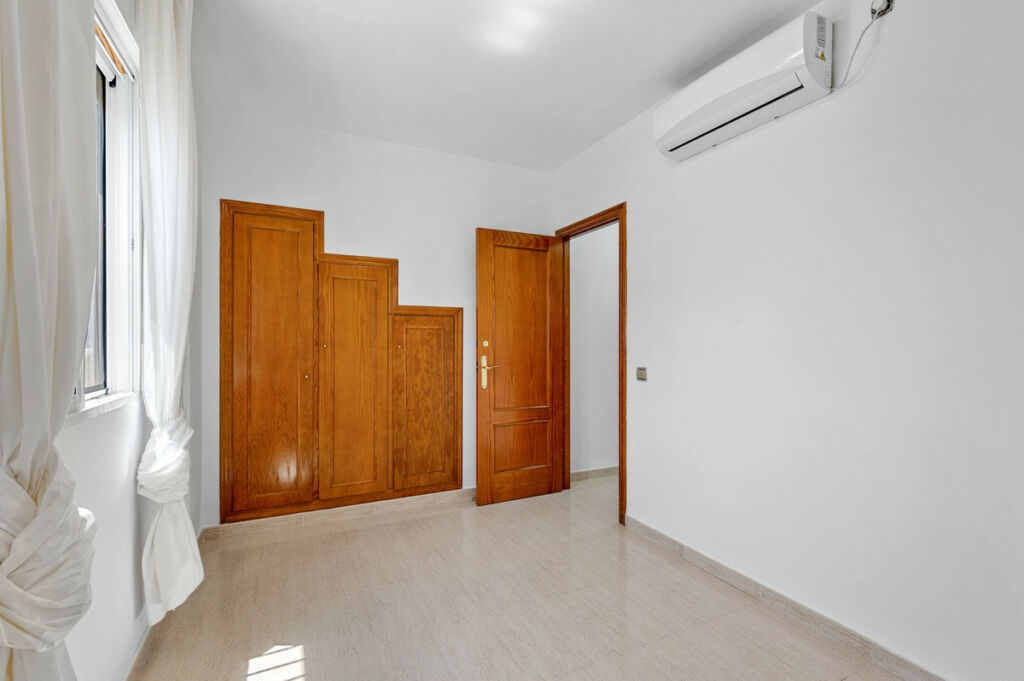 Detached Villa Polop Alicante - image 16