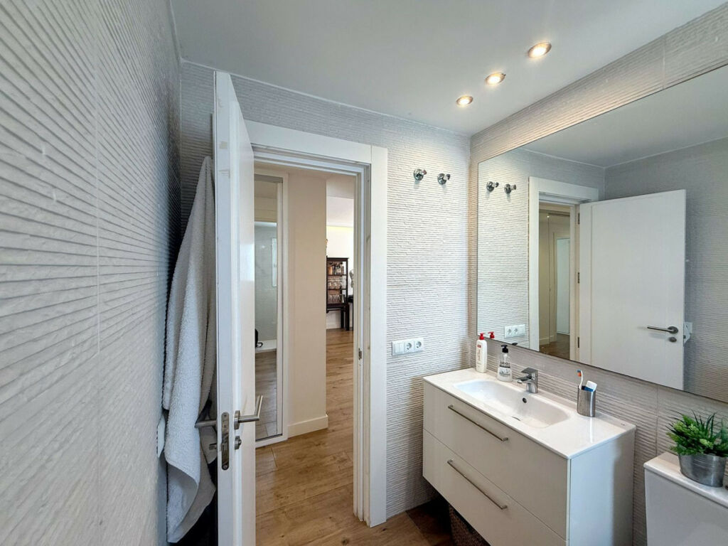 Middle Floor Apartment La Quinta Málaga - image 16