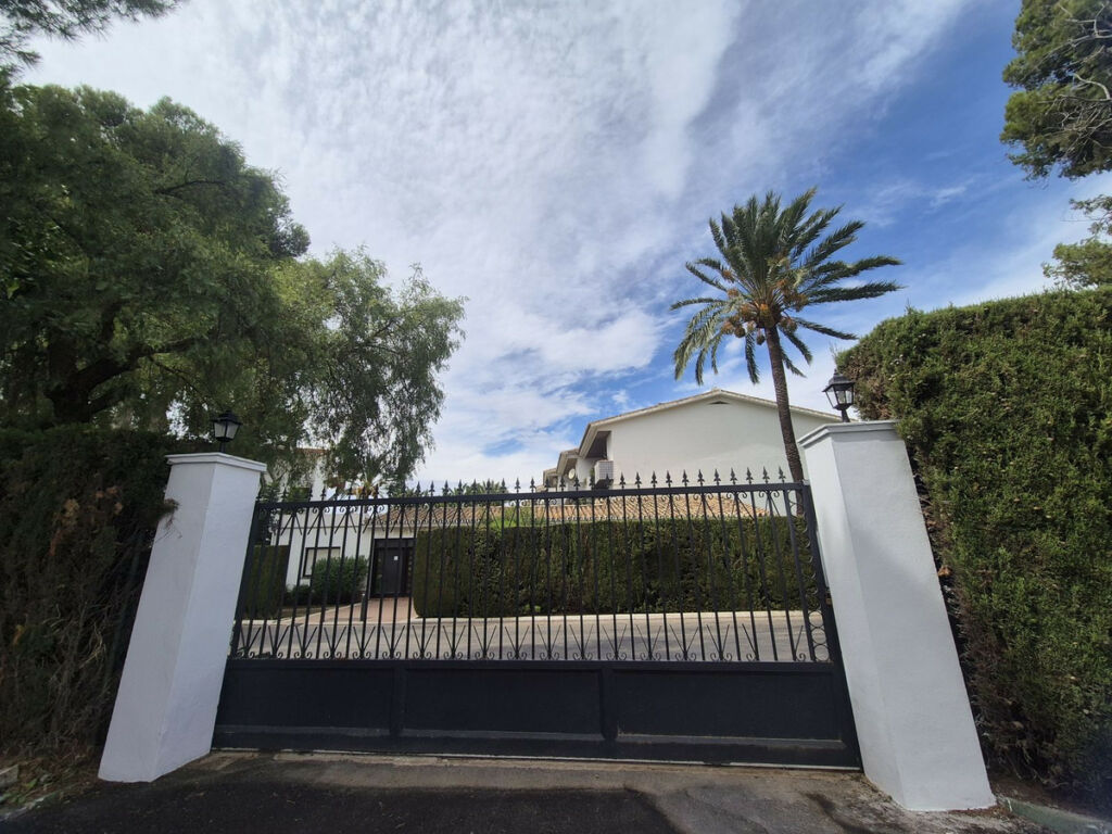Townhouse Guadalmina Baja Málaga - image 16