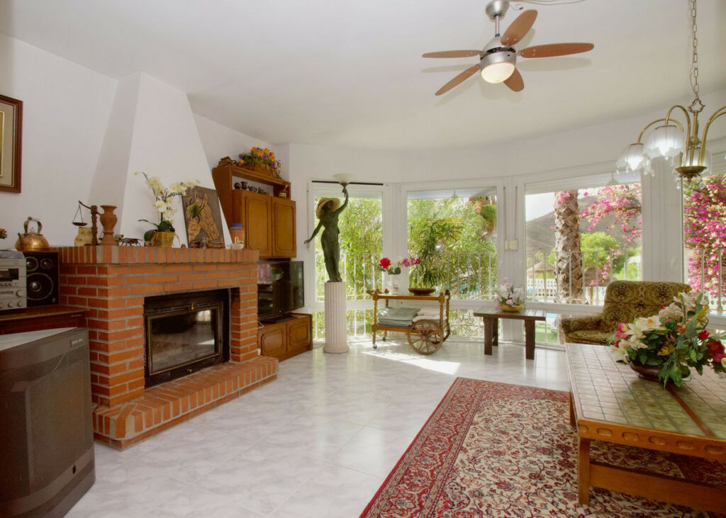 Detached Villa Alhaurín el Grande Málaga - image 16