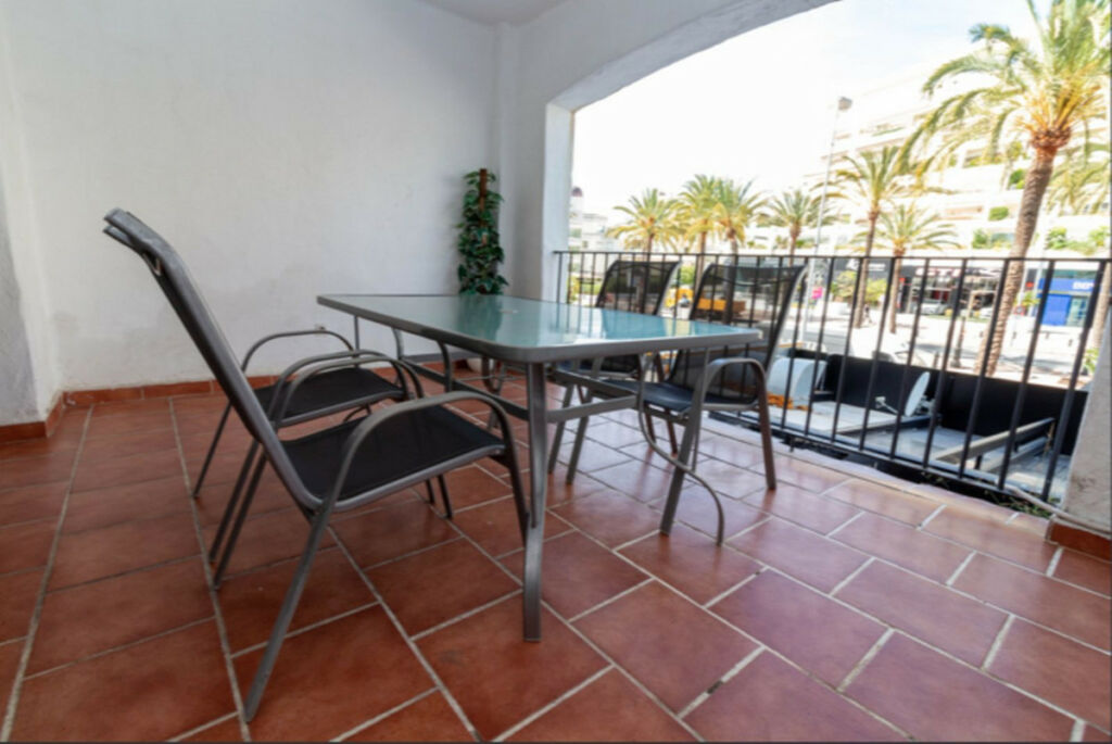 Middle Floor Apartment Puerto Banús Málaga - image 16