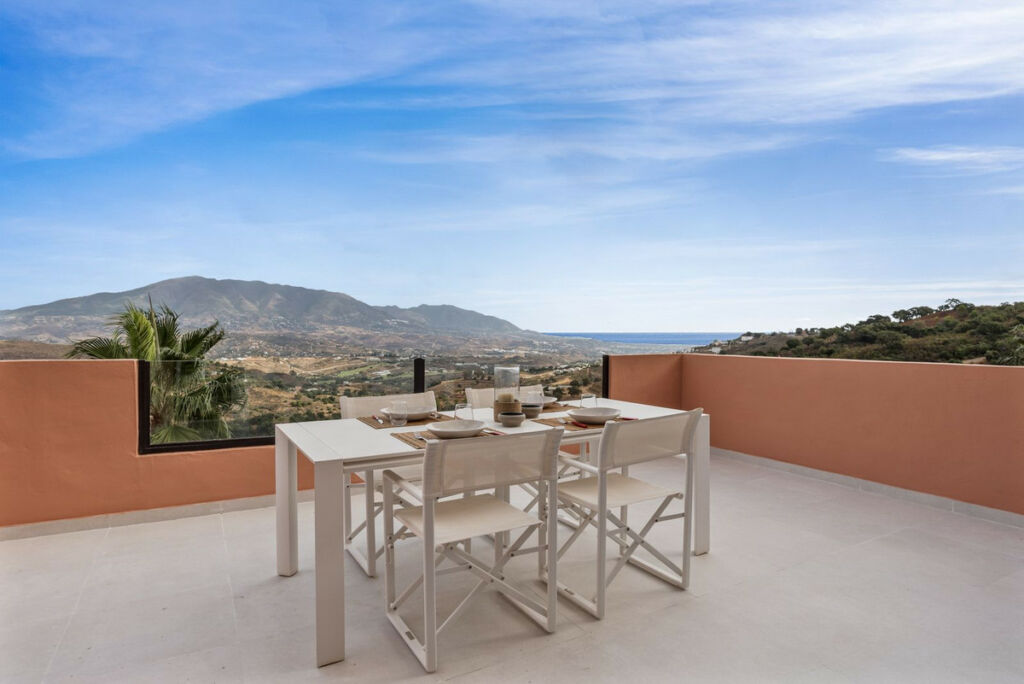 Middle Floor Apartment La Mairena Málaga - image 16