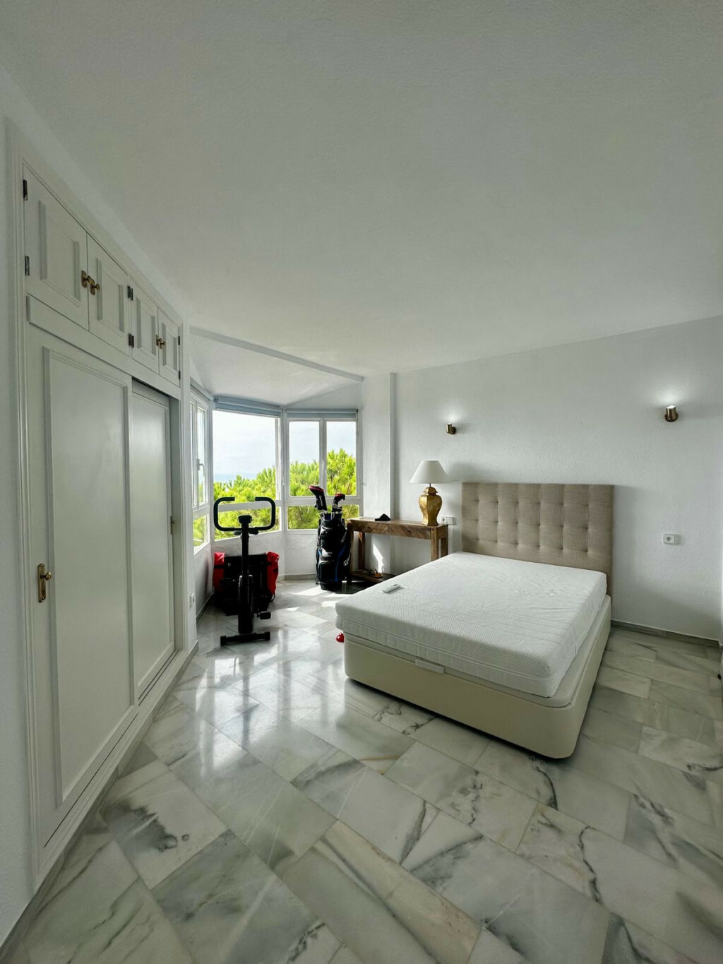 Penthouse Calahonda Málaga - image 16