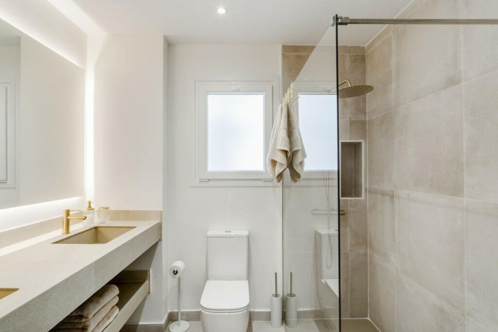 Middle Floor Apartment Estepona Málaga - image 16