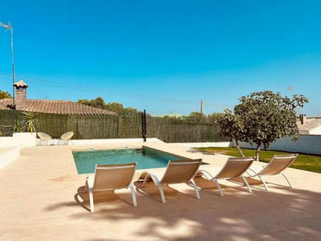 Detached Villa Estepona Málaga - image 16