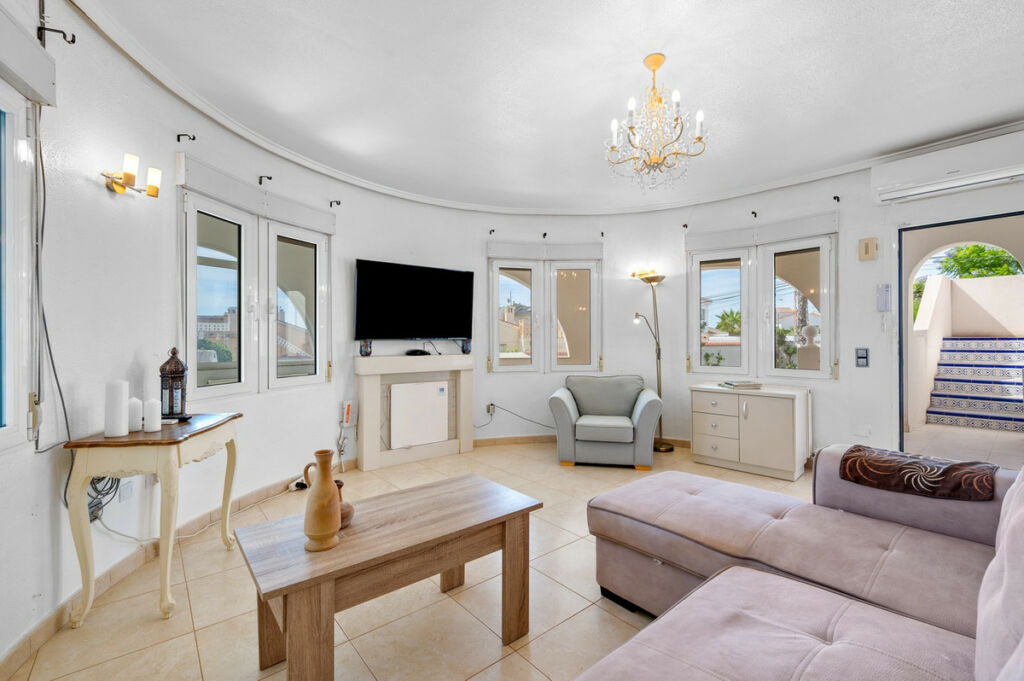 Detached Villa Ciudad Quesada Alicante - image 15