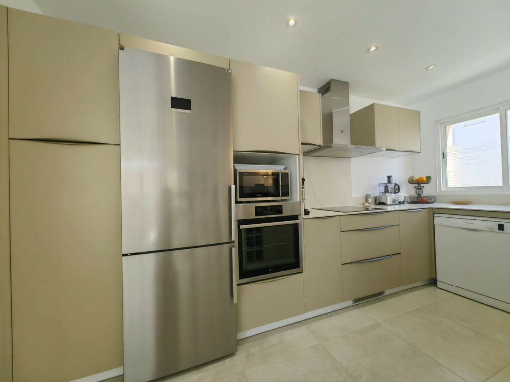 Middle Floor Apartment Estepona Málaga - image 16