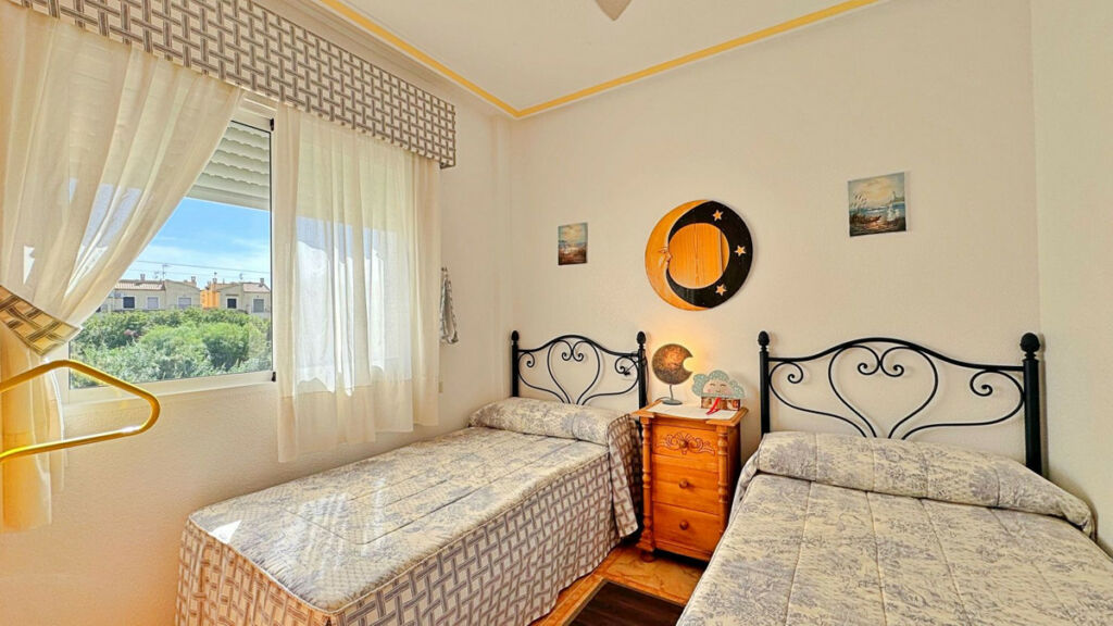 Middle Floor Apartment La Zenia Alicante - image 16