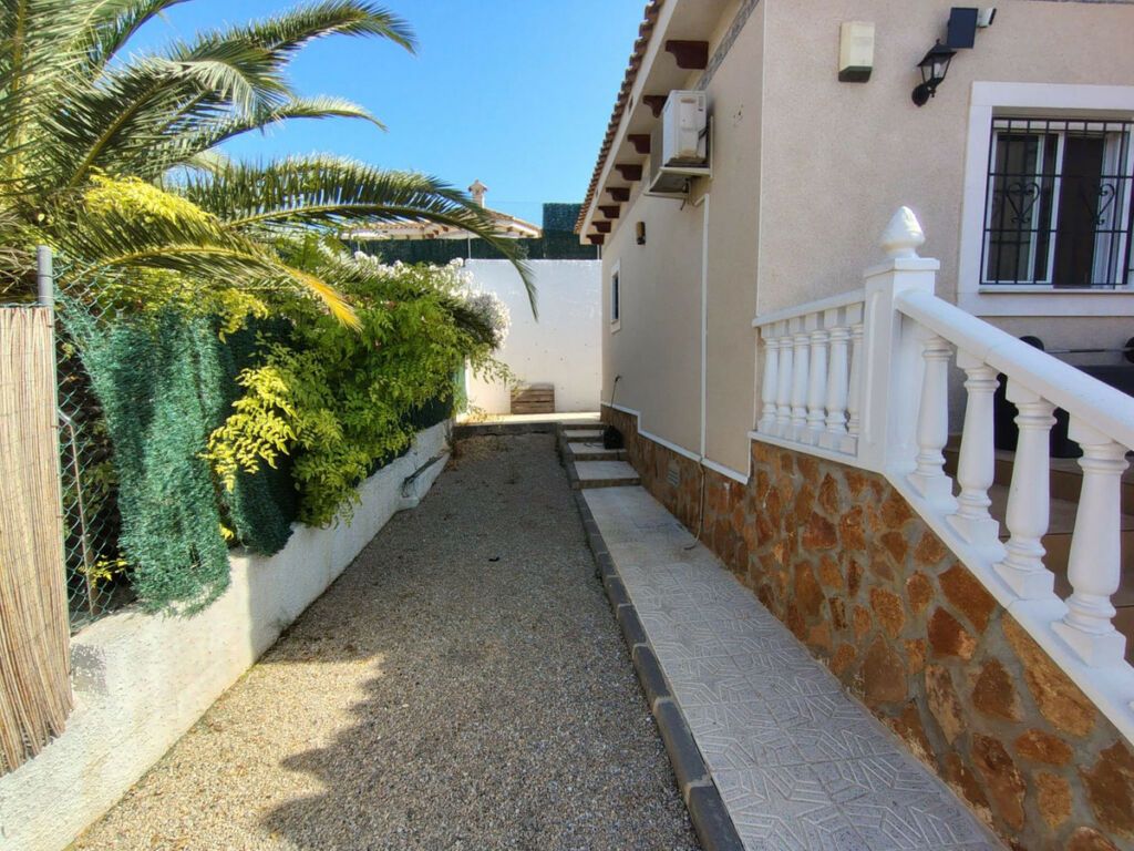 Detached Villa Bigastro Alicante - image 15