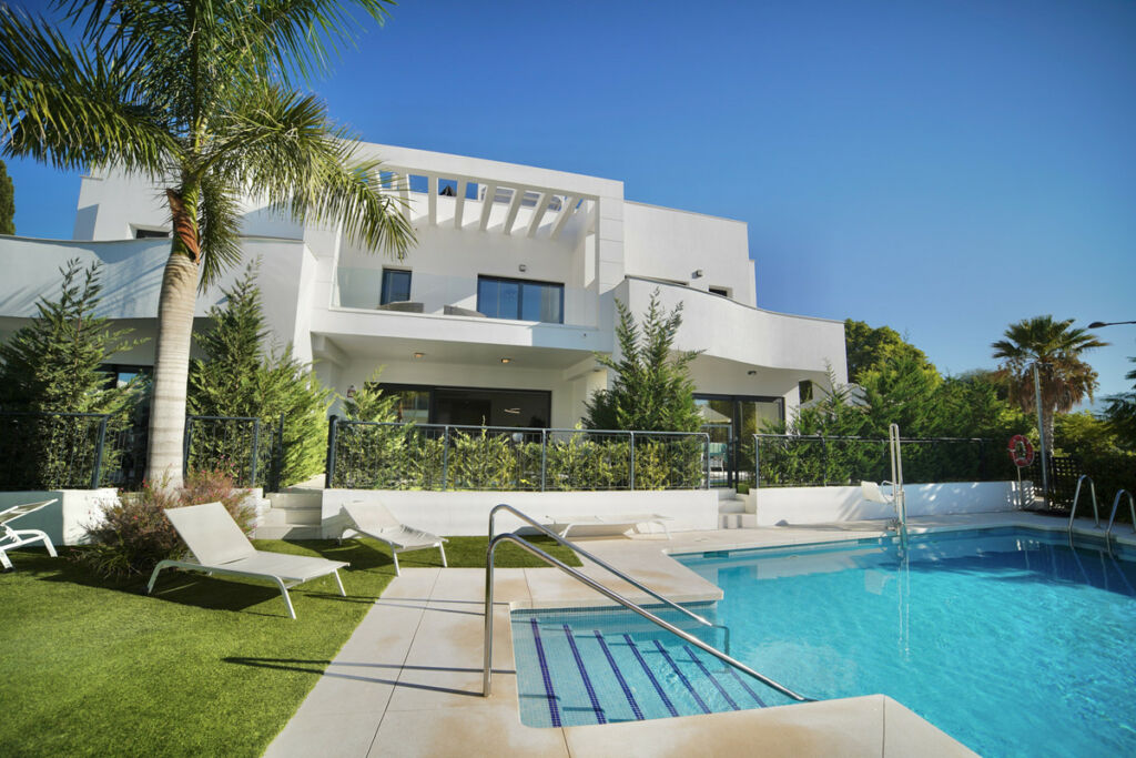 Townhouse Estepona Málaga - image 16