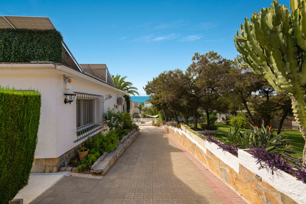 Detached Villa Marbesa Málaga - image 16
