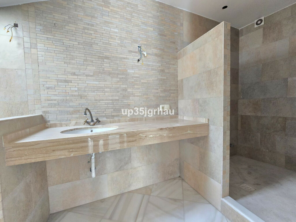 Top Floor Apartment Estepona Málaga - image 16