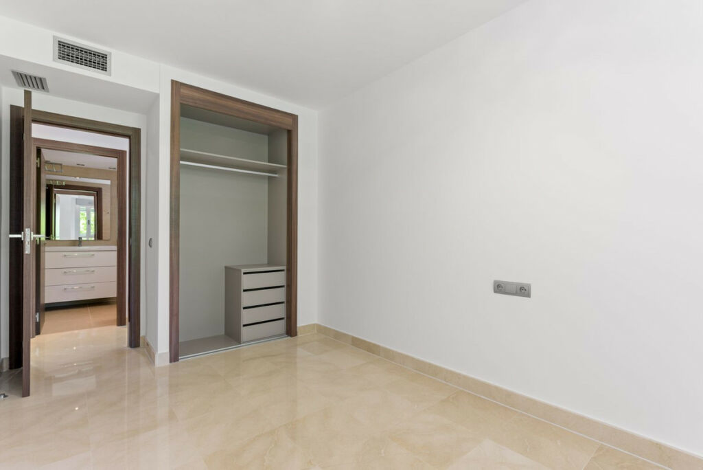 Middle Floor Apartment Marbella Málaga - image 16