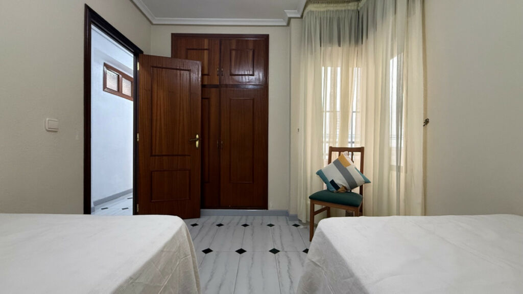Ground Floor Apartment Torrevieja Alicante - image 16