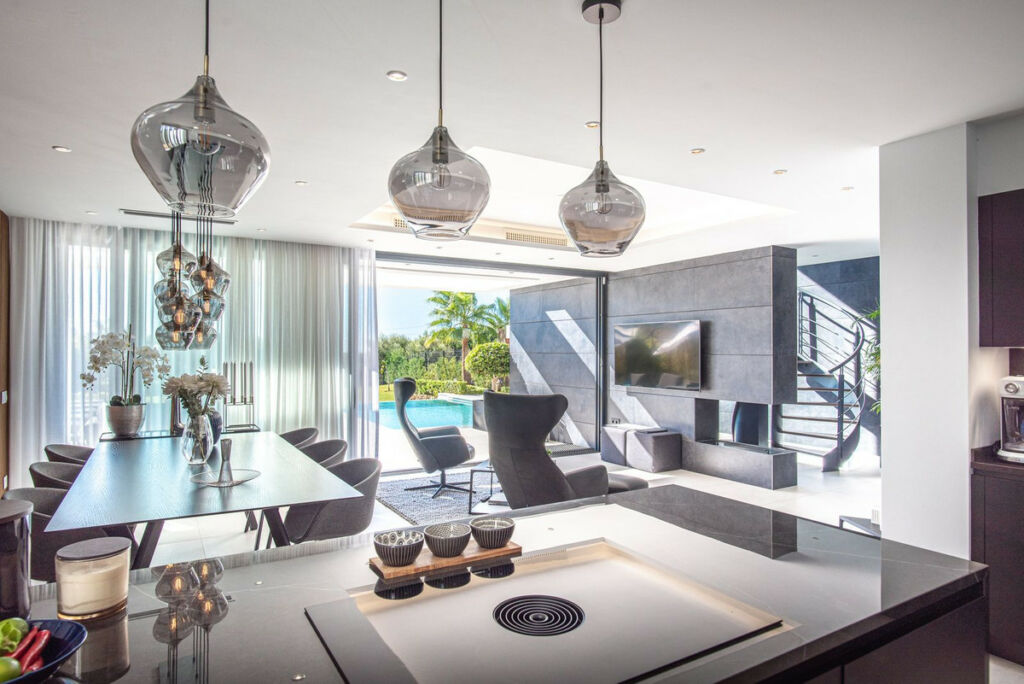 Detached Villa Estepona Málaga - image 16