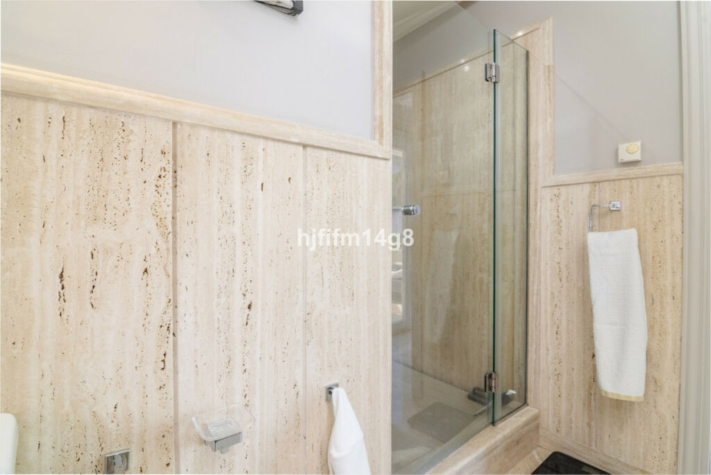 Penthouse Duplex Nueva Andalucía Málaga - image 16