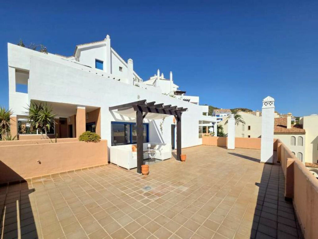 Ground Floor Apartment La Duquesa Málaga - image 16