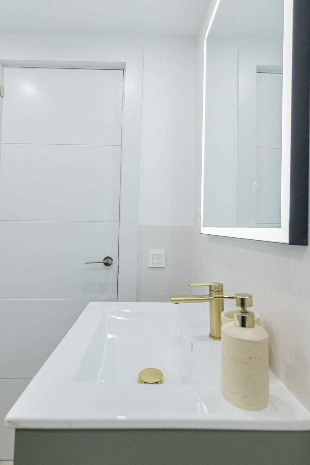 Top Floor Apartment Torremolinos Málaga - image 16