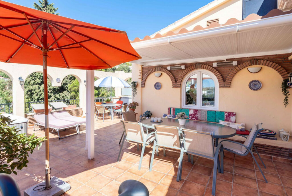 Penthouse Sierrezuela Málaga - image 16