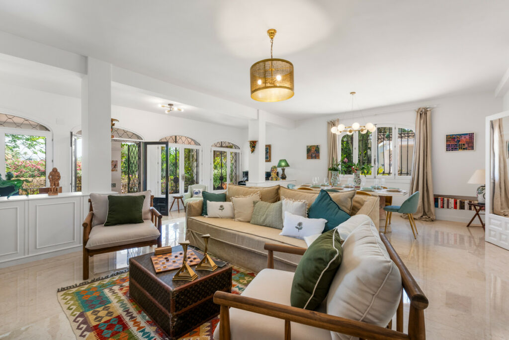Detached Villa Nueva Andalucía Málaga - image 16