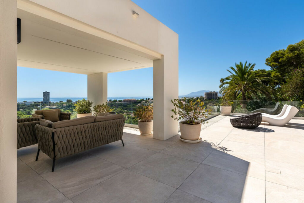 Detached Villa Río Real Málaga - image 16