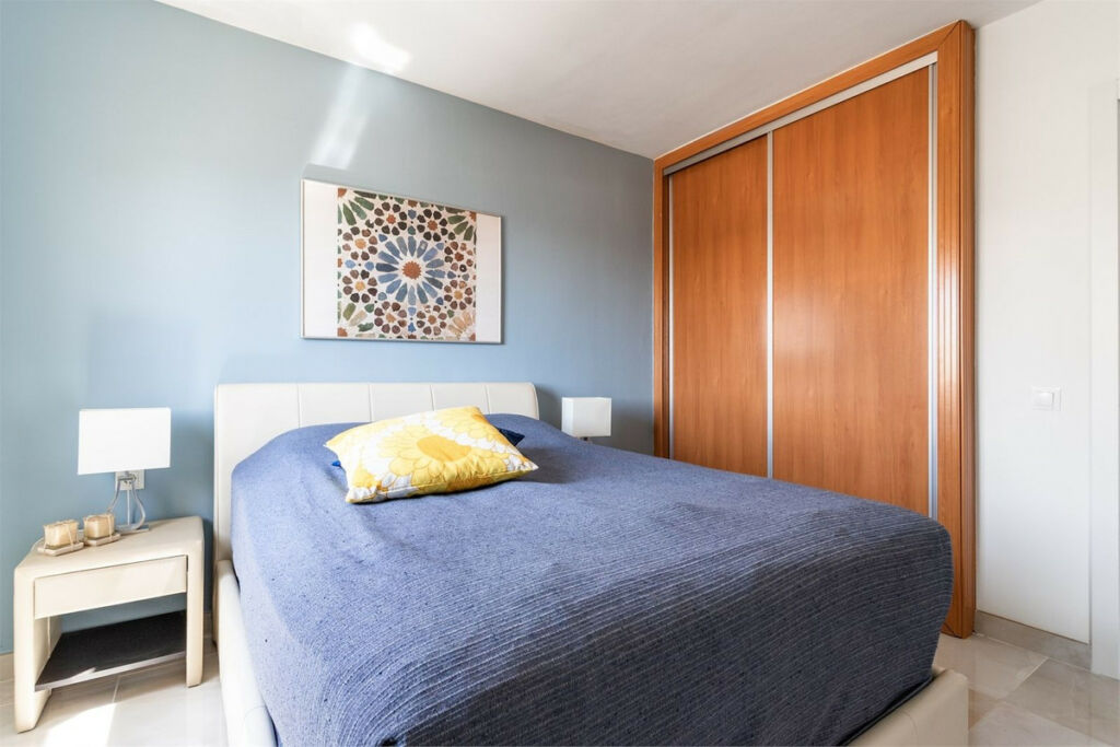 Penthouse Higueron Málaga - image 16
