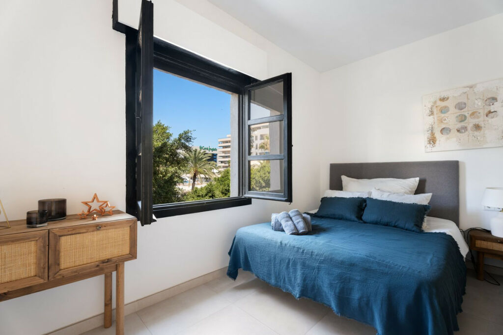 Middle Floor Apartment Puerto Banús Málaga - image 16