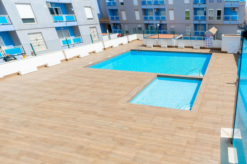 Middle Floor Apartment Torrevieja Alicante - image 16