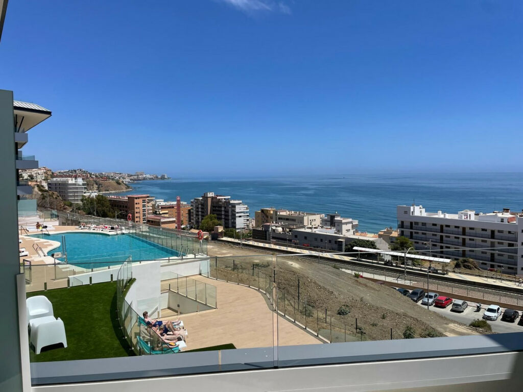 Middle Floor Apartment Fuengirola Málaga - image 16