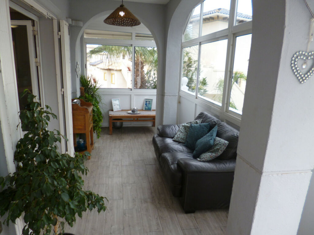 Detached Villa Playa Flamenca Alicante - image 16