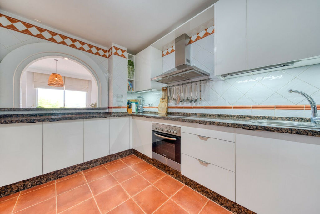 Townhouse La Duquesa Málaga - image 17