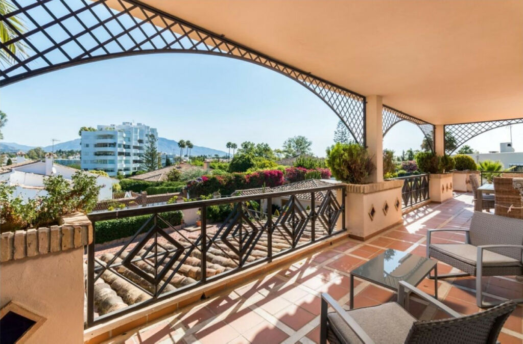 Detached Villa Guadalmina Alta Málaga - image 16