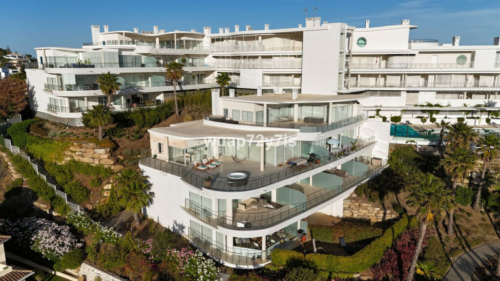Penthouse Benalmadena Málaga - image 16