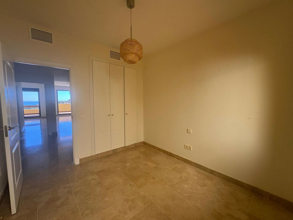 Middle Floor Apartment Manilva Málaga - image 16