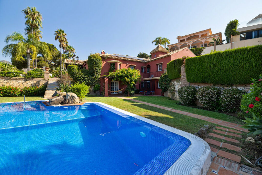 Detached Villa Benalmadena Málaga - image 16
