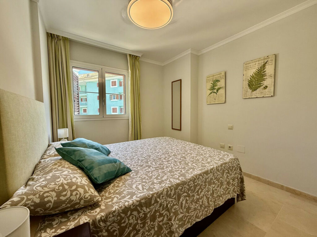 Middle Floor Apartment Sotogrande Puerto Cádiz - image 16