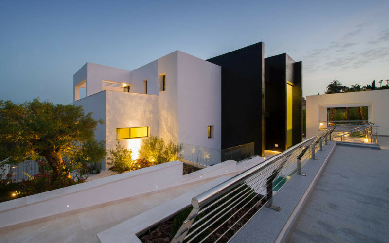 Detached Villa Nueva Andalucía Málaga - image 16