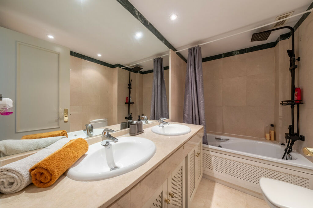 Middle Floor Apartment Sotogrande Marina Cádiz - image 16
