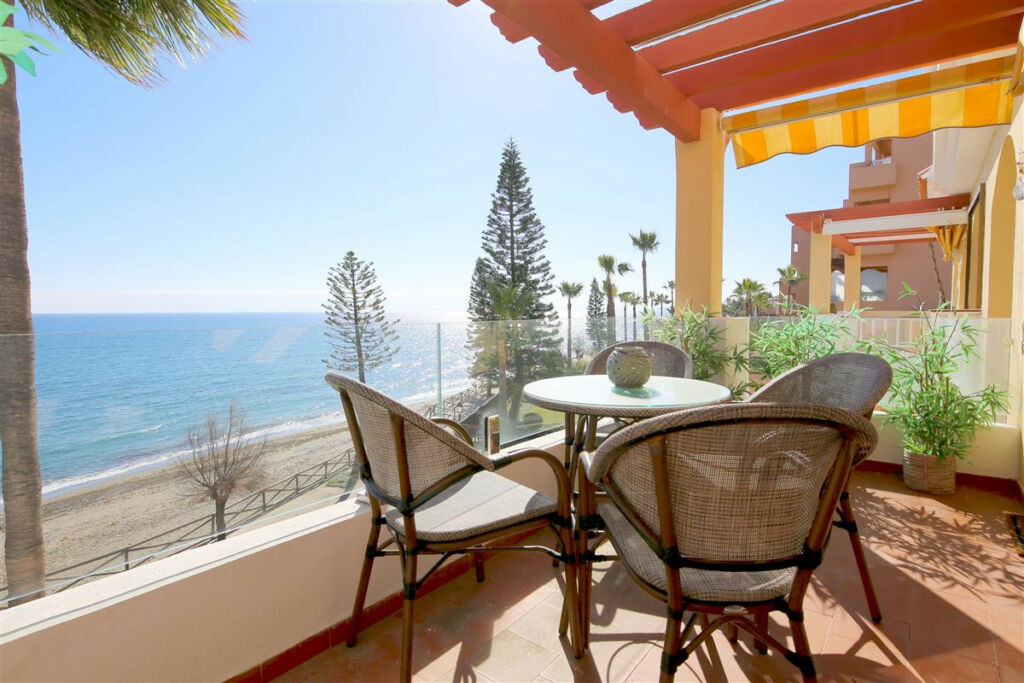 Middle Floor Apartment Estepona Málaga - image 16