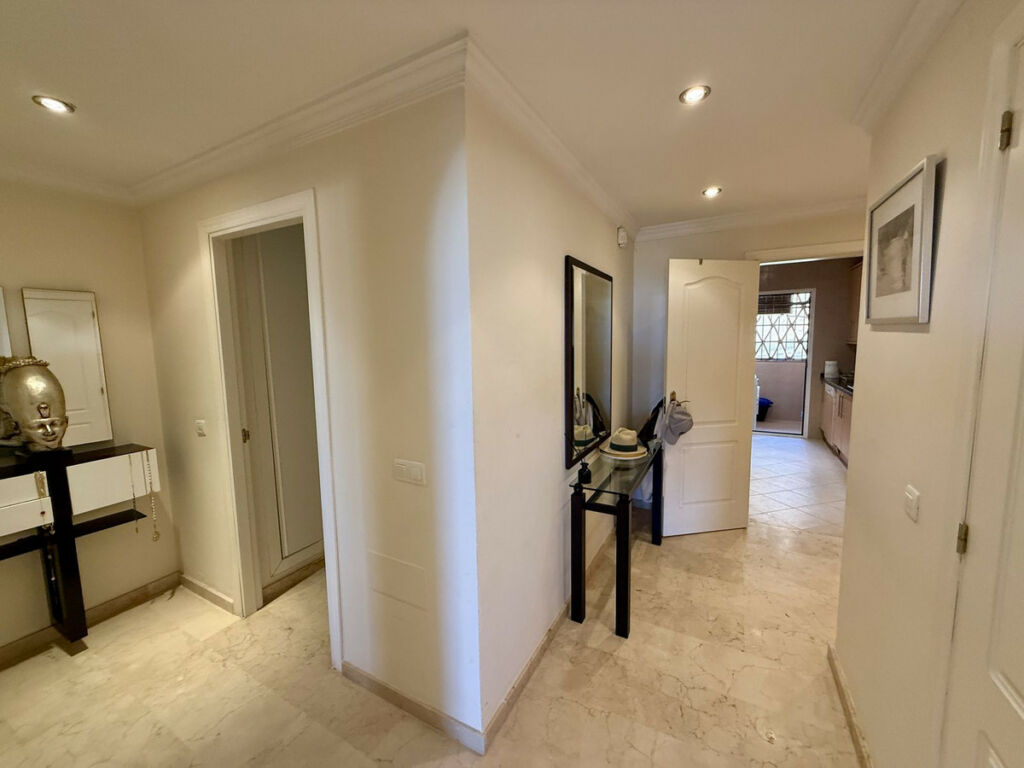 Middle Floor Apartment Elviria Málaga - image 16