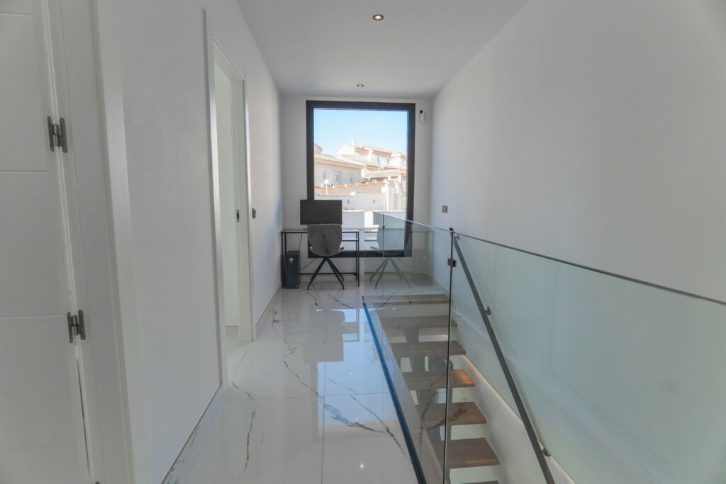 Detached Villa Ciudad Quesada Alicante - image 16